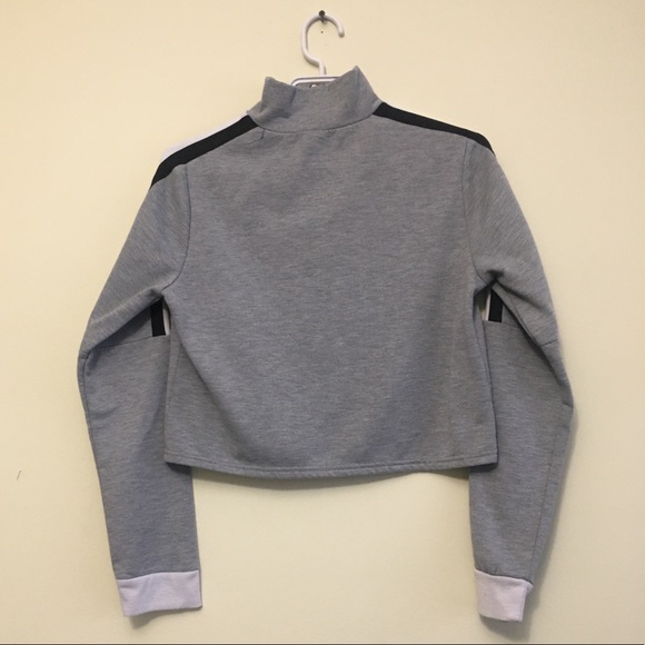 Half Zip Up Crop Top - Picture 3 of 4